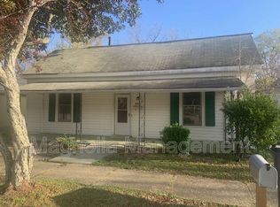 273 Chavasse Ave, Henderson, NC 27536