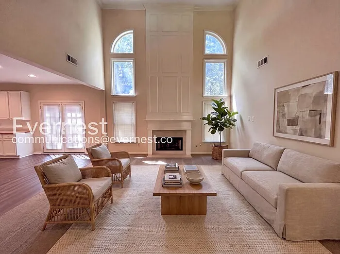5 bed, 4.0 bath, 3428 sqft, $3,395 — Photo 2