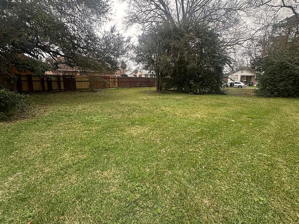 2nd image of 23450 Rich St