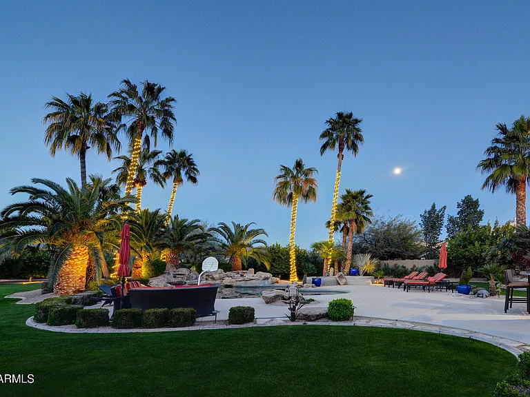 10220 E Desert Cove Ave — Photo 28