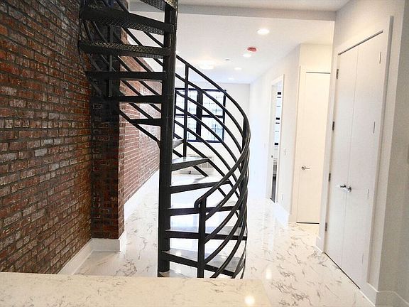 2nd image of 2571 22nd St APT 1C
