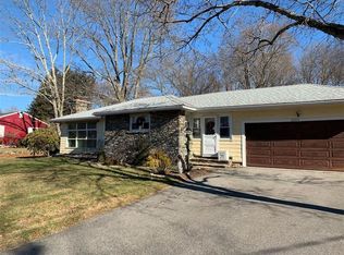 2289 Mendon Rd, Cumberland, RI 02864