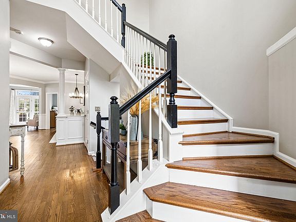 3rd image of 15124 Danehurst Cir