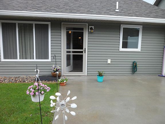 3rd image of 209 Lindwood Dr