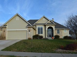 4220 SW Cambridge Ave, Topeka, KS 66610