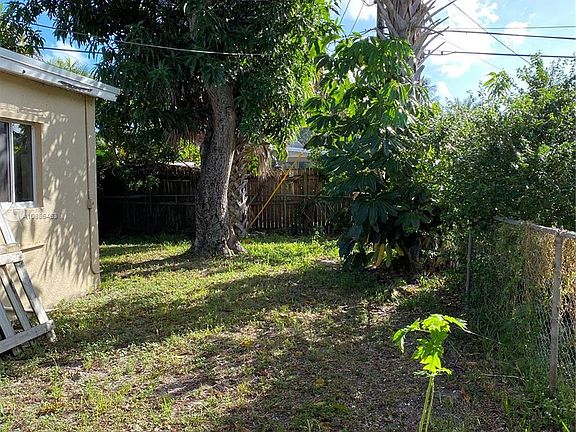 3rd image of 550 NE 59th St