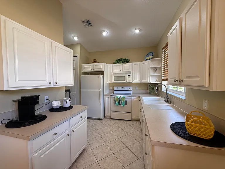 8408 Mulligan Cir — Photo 7
