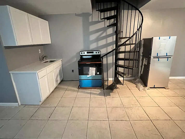 17 Prescott St — Photo 2