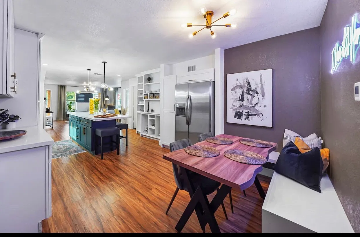 3 bed, 2.5 bath, 1820 sqft, $2,400 — Photo 3