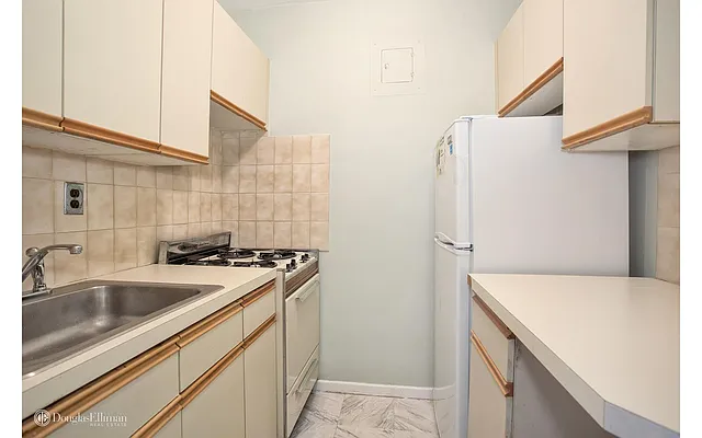 Sold by Douglas Elliman | media 16