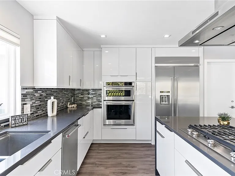 8711 Mossford Dr — Photo 4
