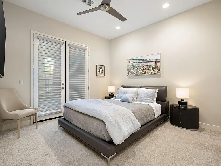 502 Retreat Cir — Photo 29