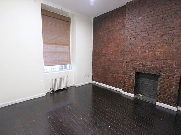 3rd image of 332 W 47th St APT 1C