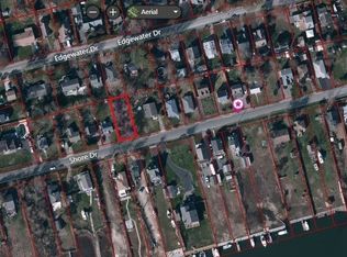 Shore Dr, Mastic Beach, NY 11951