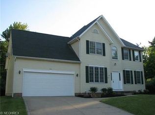 1251 Glenoak Dr, Tallmadge, OH 44278