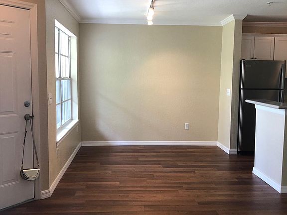 4th image of 850 S Tamiami Trl APT 231