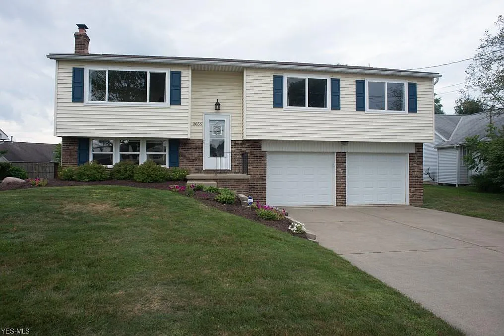 2036 Normandy Dr photo 1