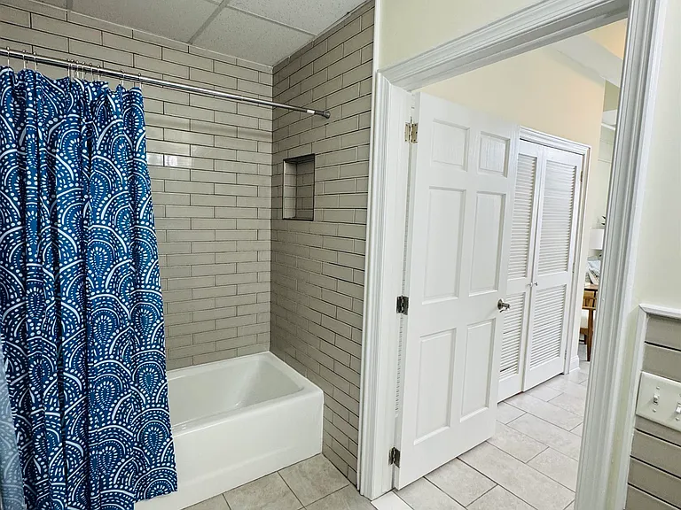 300 Communipaw Ave #43 — Photo 11