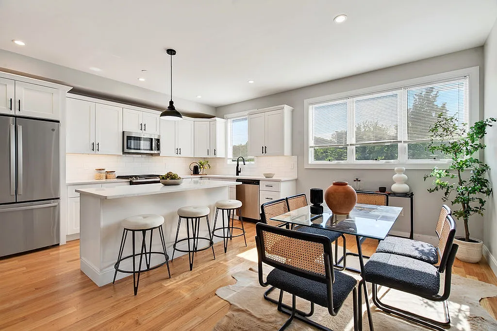 3 bed, 2.5 bath, 1972 sqft, $3,800 — Photo 1