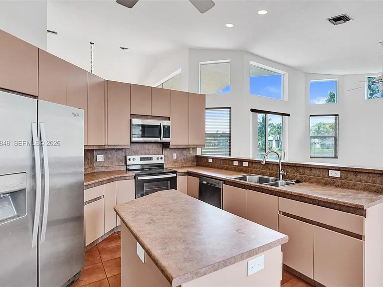10800 Haydn Dr — Photo 28