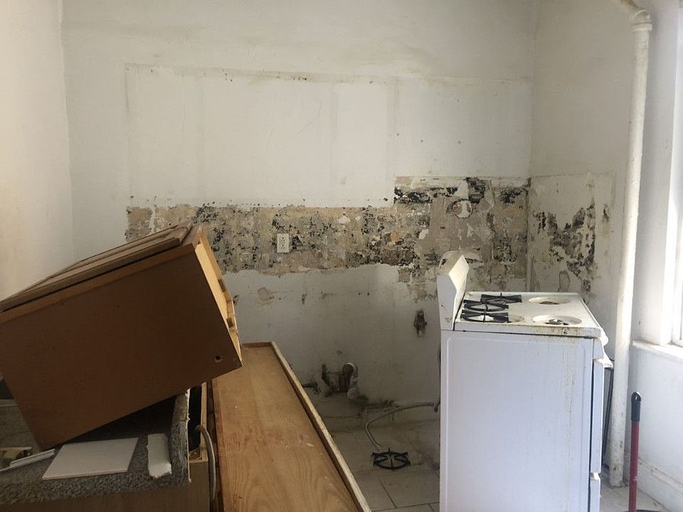 2nd image of 3220 Bronx Blvd APT 1