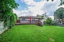 12 Lochinvar Cres — Photo 13