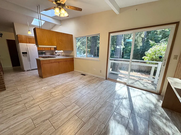 405 156th Pl NE — Photo 4