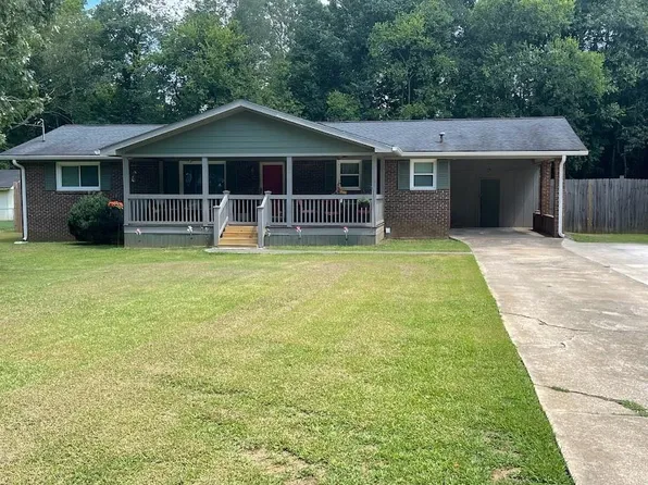 410 Strawberry Ln SE, Lindale, GA 30147