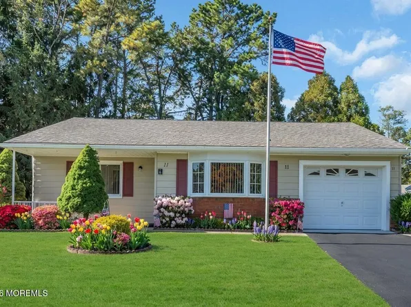 11 Vermont Way, Whiting, NJ 08759