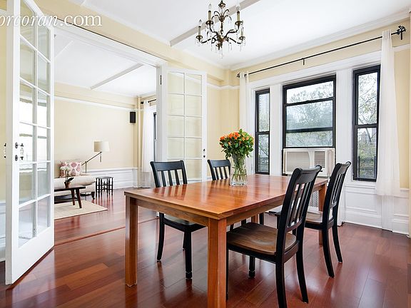2nd image of 150 W 95th St APT 6C