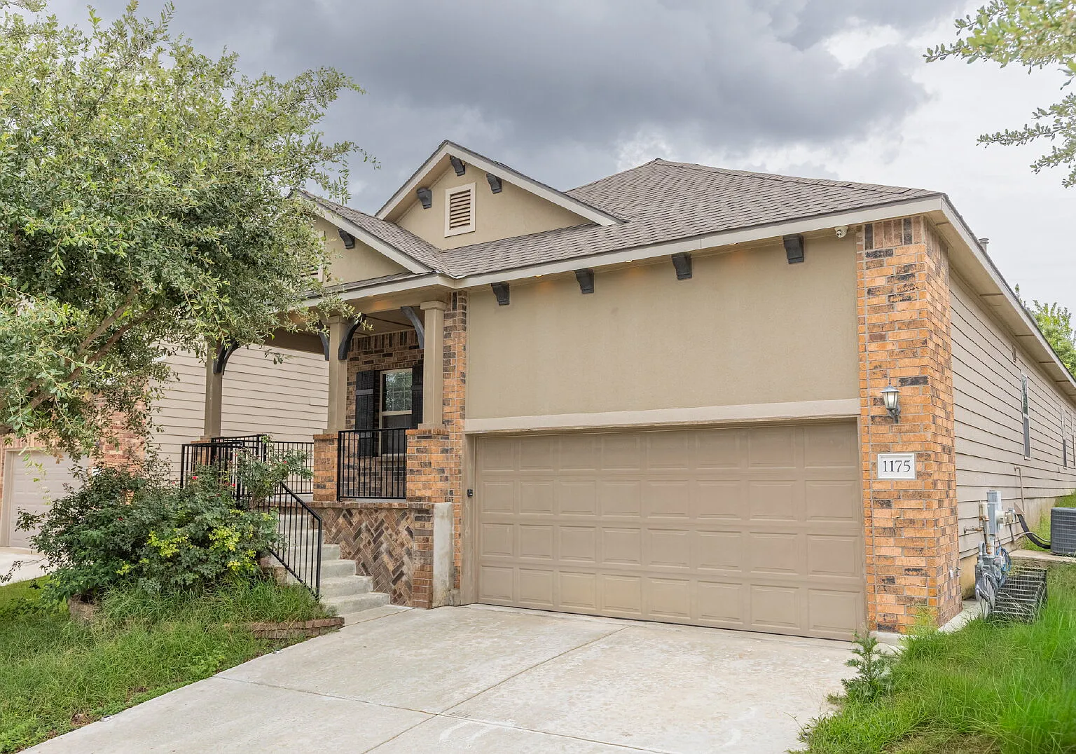 3 bed, 2.0 bath, 1733 sqft, $1,995 — Photo 1