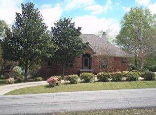 2 Ivey Ln, Hattiesburg, MS 39402