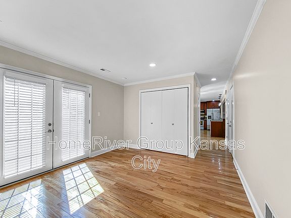 5th image of 304 NW 36th Street Ter