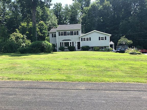 5th image of 36 Woodfield Dr