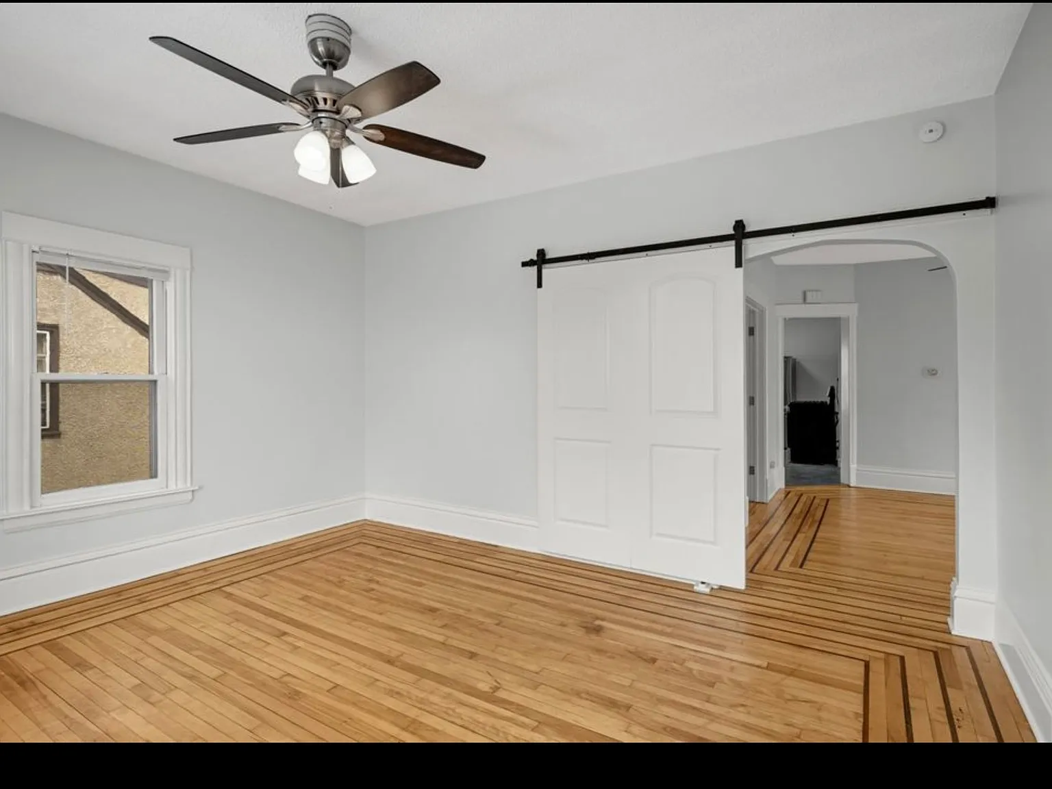 3 bed, 1200 sqft, $1,875 — Photo 2