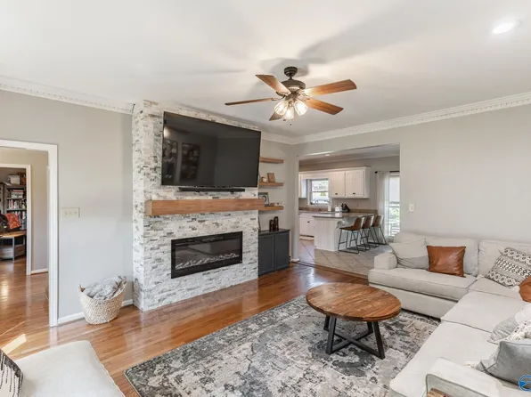 2406 Auburn Dr SW, Decatur, AL 35603