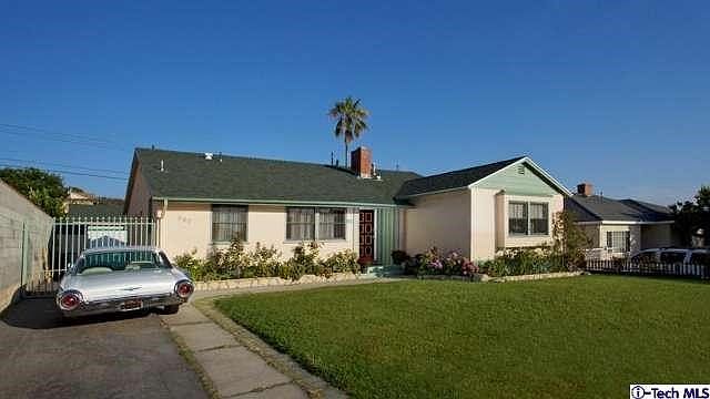 1st image of 900 Cornell Dr