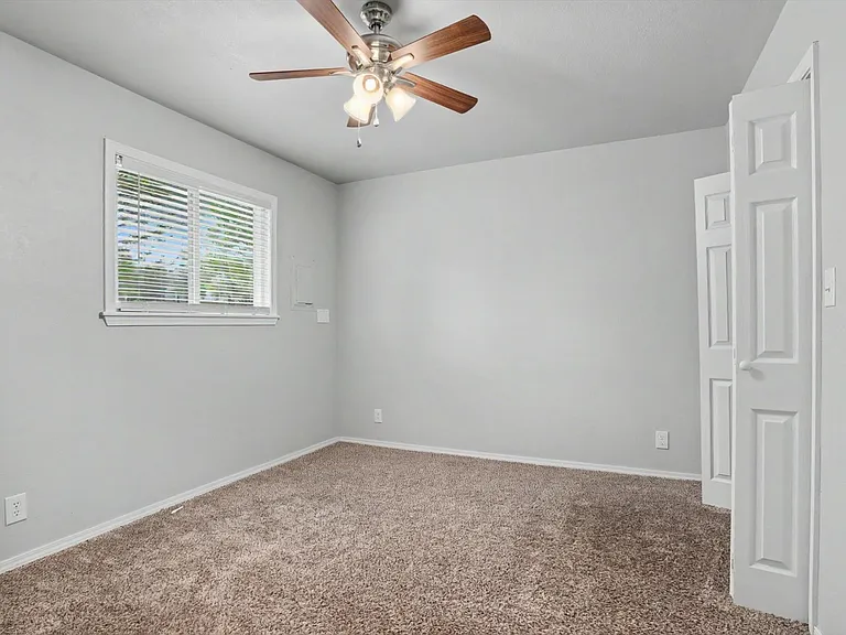 15351 W Highway 66 Hwy #E — Photo 21