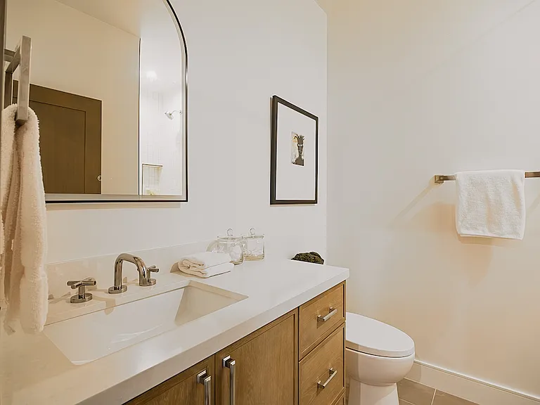 11024 Hortense St — Photo 5
