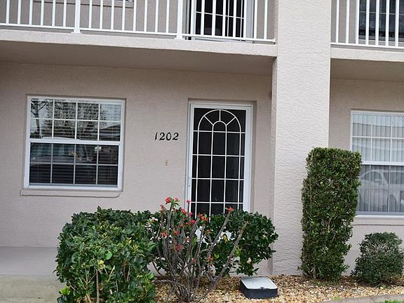3rd image of 11644 SW Egret Cir APT 1202