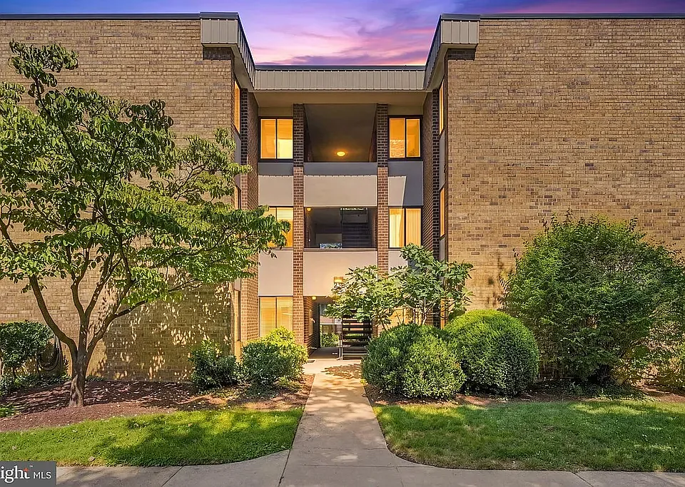2103 Walsh View Ter #102