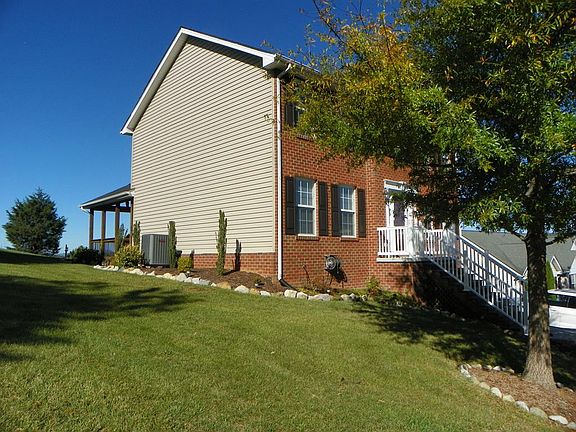 2nd image of 445 Windsor Dr