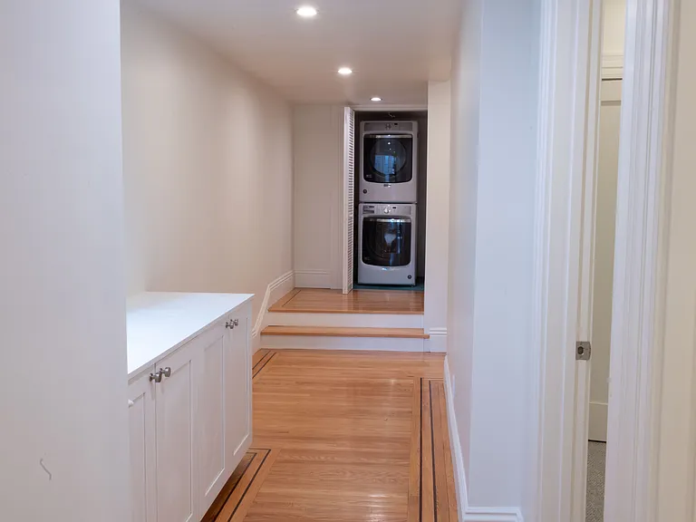 1045 Sanchez St — Photo 21