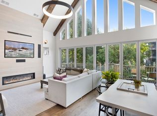 719 E 2nd St #PENTHOUSE 3, Boston, MA 02127