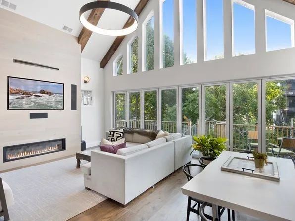 719 E 2nd St #Penthouse 3, Boston, MA 02127