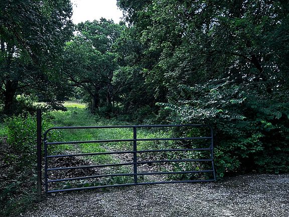 2nd image of Moreau View Dr
