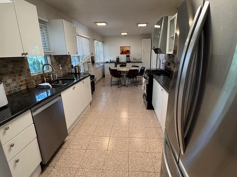 275 Garfield Ave — Photo 6
