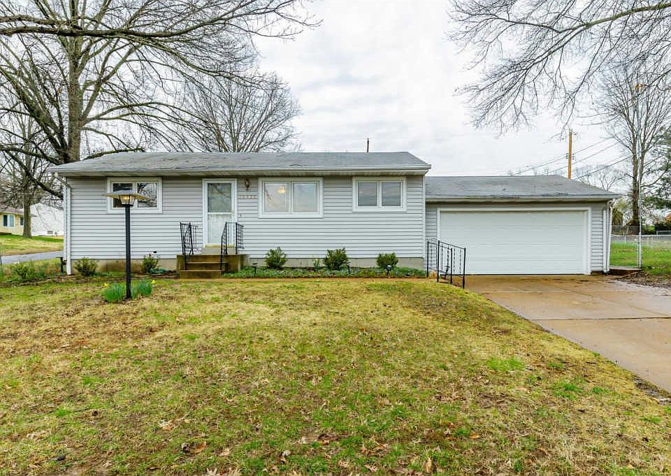 1st image of 10439 Roscommon Dr