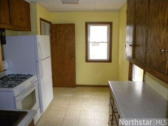 2nd image of 729 5th Ave S