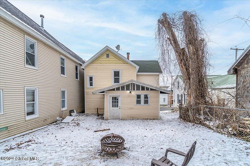 4th image of 26 Hoosac Street
